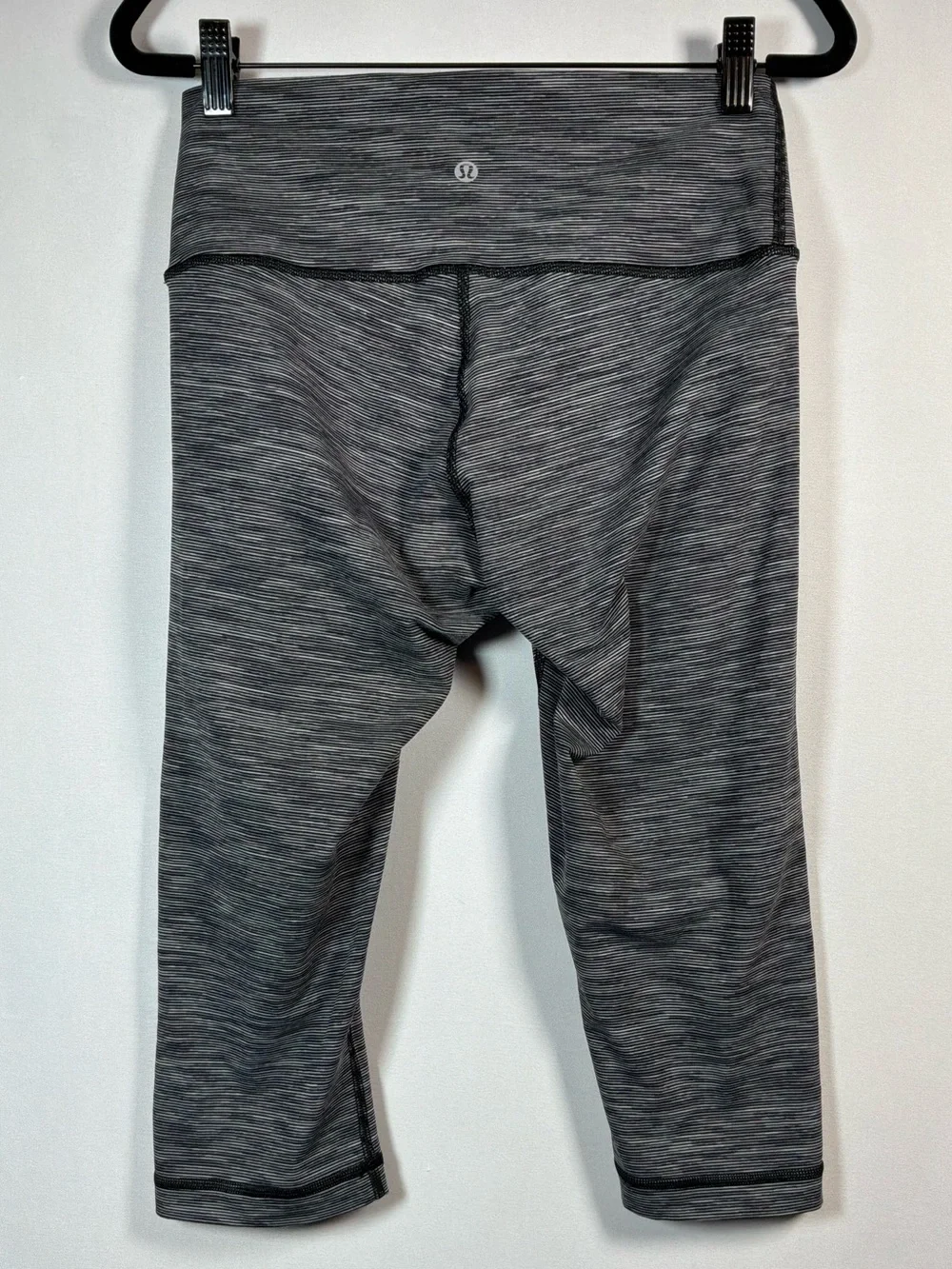 Lululemon Women’s Heathered Gray High-Rise Crop Capri Leggings Yoga Workout Pant